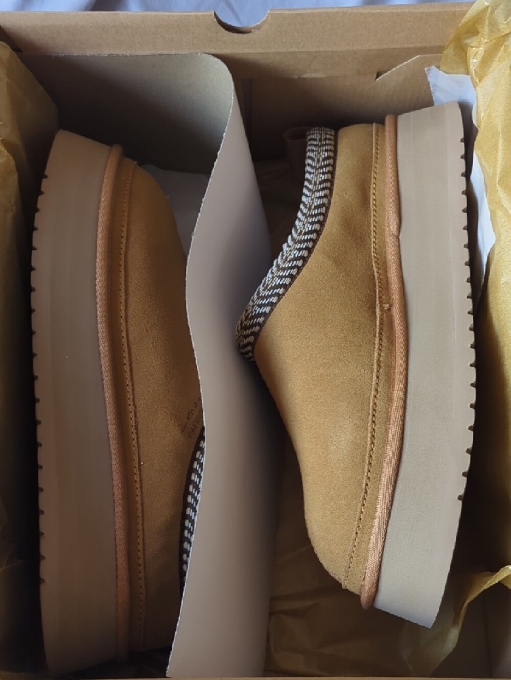Koolaburra By UGG Platform Slip-On - Picture 6 of 6